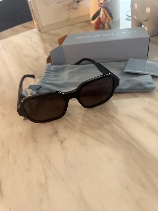 Diff Eyewear Accessories - NWT Diff  Aspyn Ovard Lola Black Sunglasses